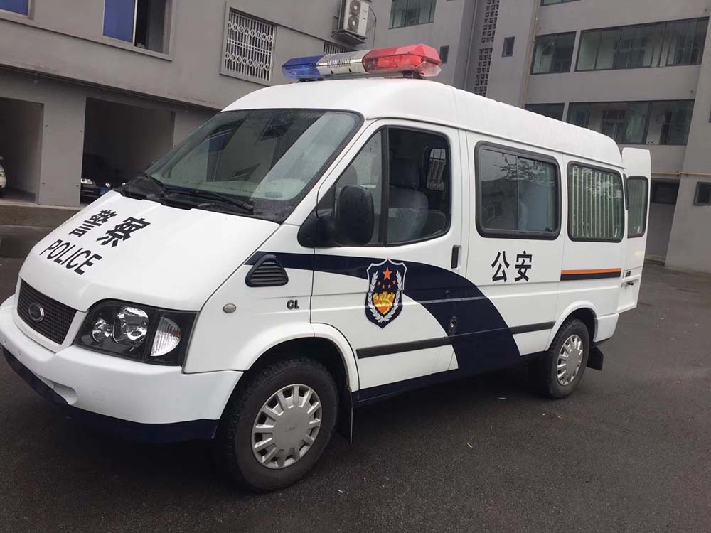 警車(chē)