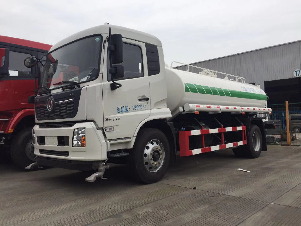 東風(fēng)灑水車